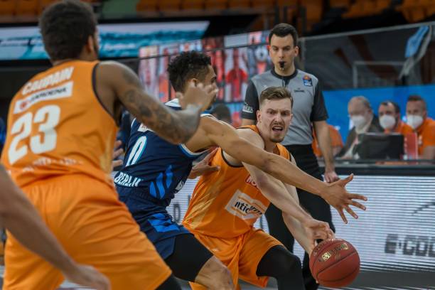 让他在詹姆 让他在詹姆