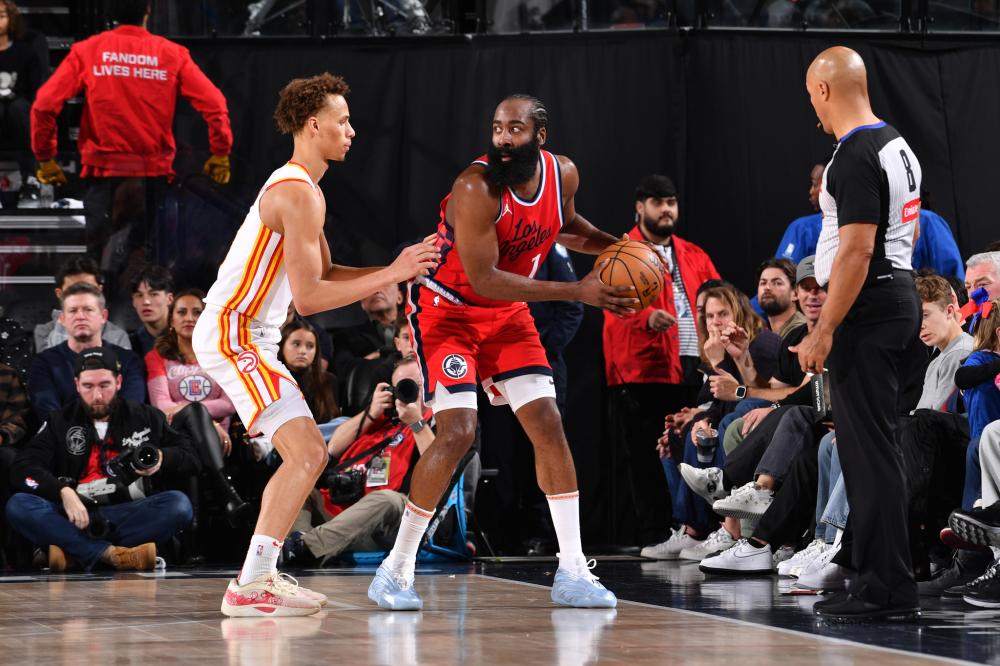 年轻才俊在 年轻才俊在