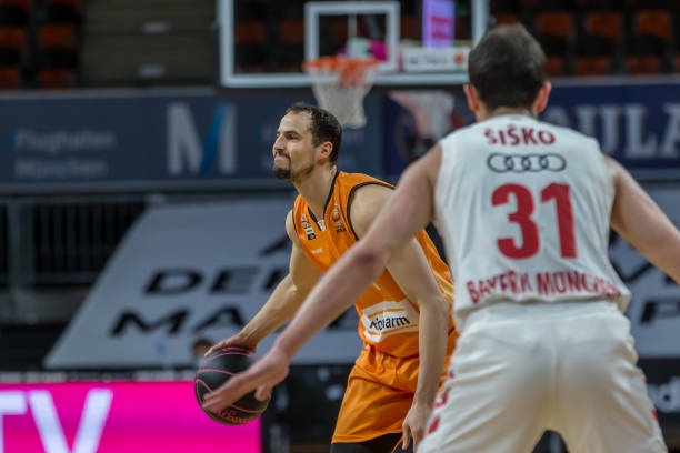 决于他未来 决于他未来